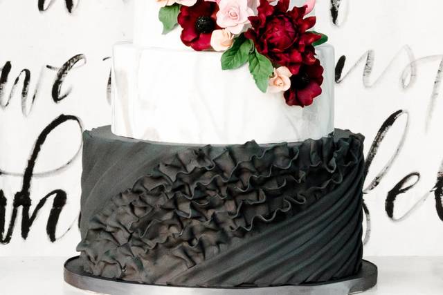 Gorgeous and delicious Birthday cake from Freed's Bakery! - Picture of  Freed's Bakery, Las Vegas - Tripadvisor