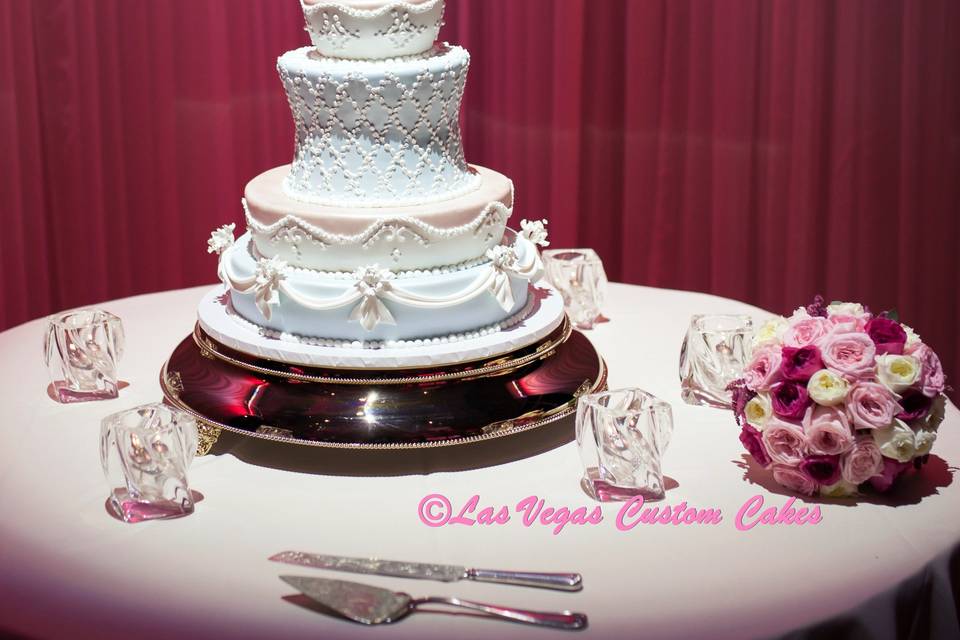 Las Vegas Custom Cakes  Wedding Cakes - The Knot