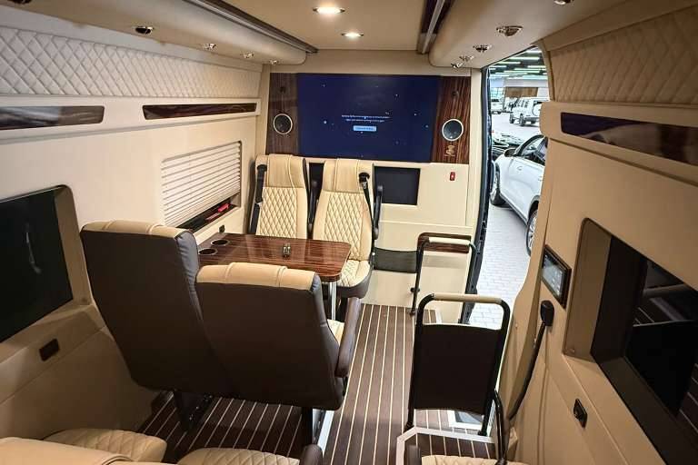 Interior 6