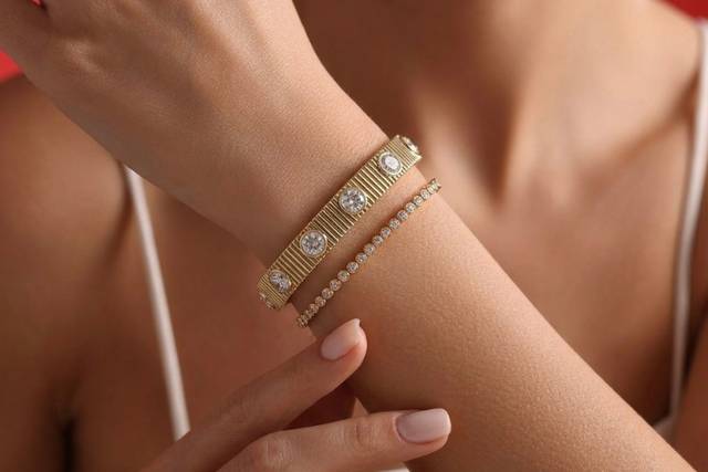 Tennis bracelet