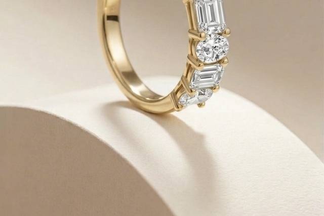 Round Emerald Band