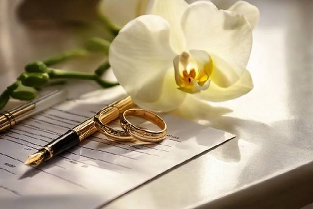 Two rings, one certificate