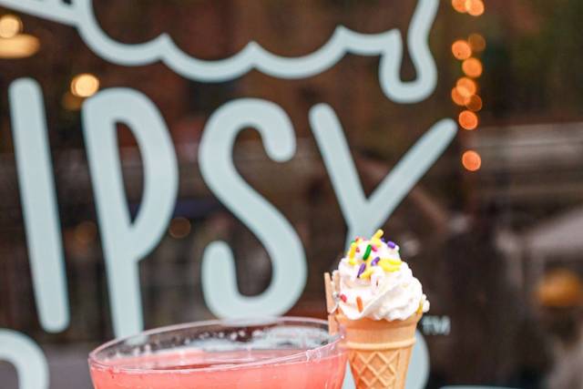 Tipsy scoop