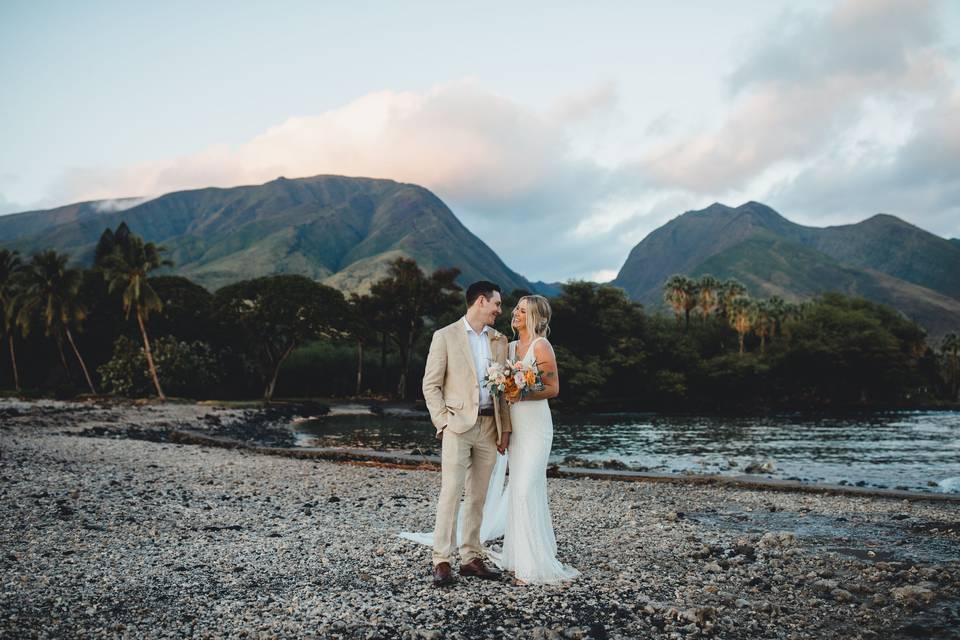 Olowalu pier couple