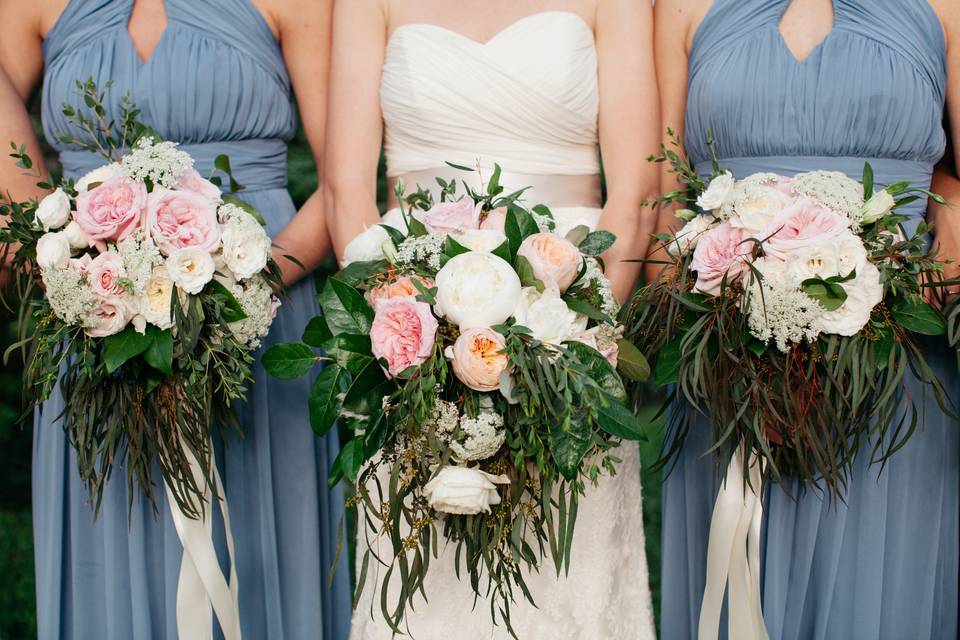 Bride and her Bridesmaids