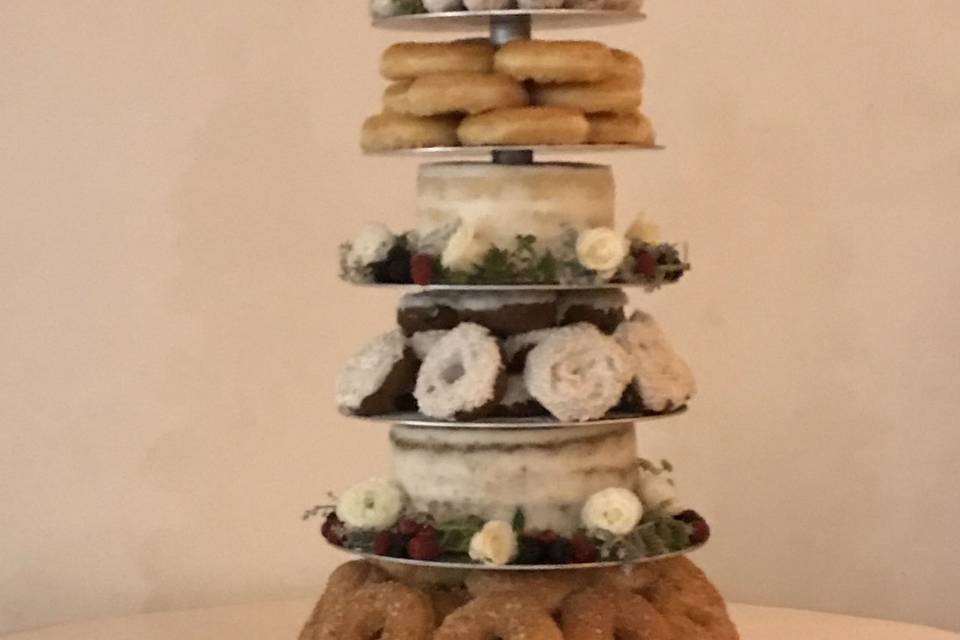 Wedding Cake w/ Doughnuts