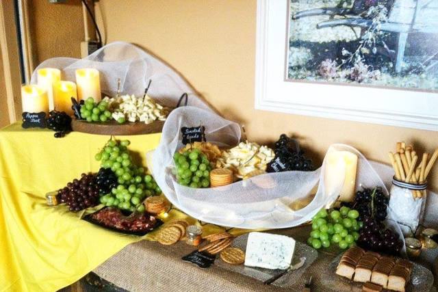 Cheese and fruit spread