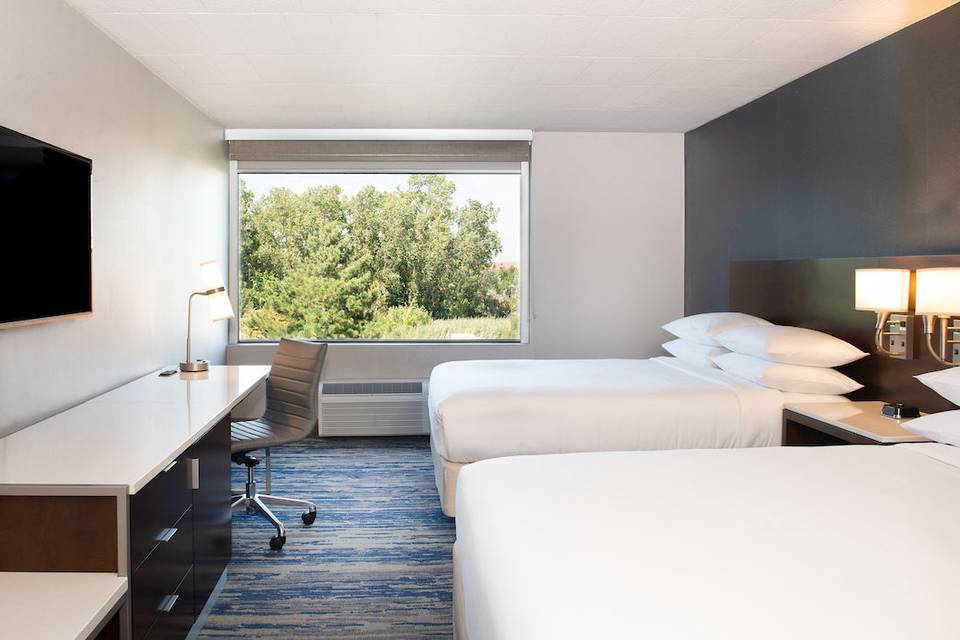 Delta by Marriott features spacious rooms in which to relax, refresh, and recharge.