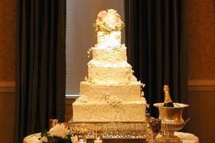 Wedding cake spotlight