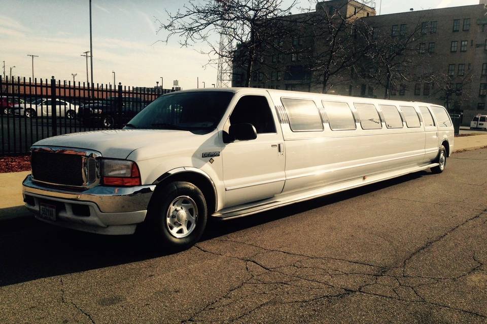 Brentwood Limousines - Transportation - Cleveland, OH - WeddingWire