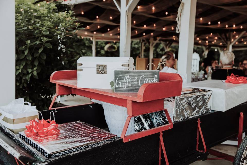 Gift wagon