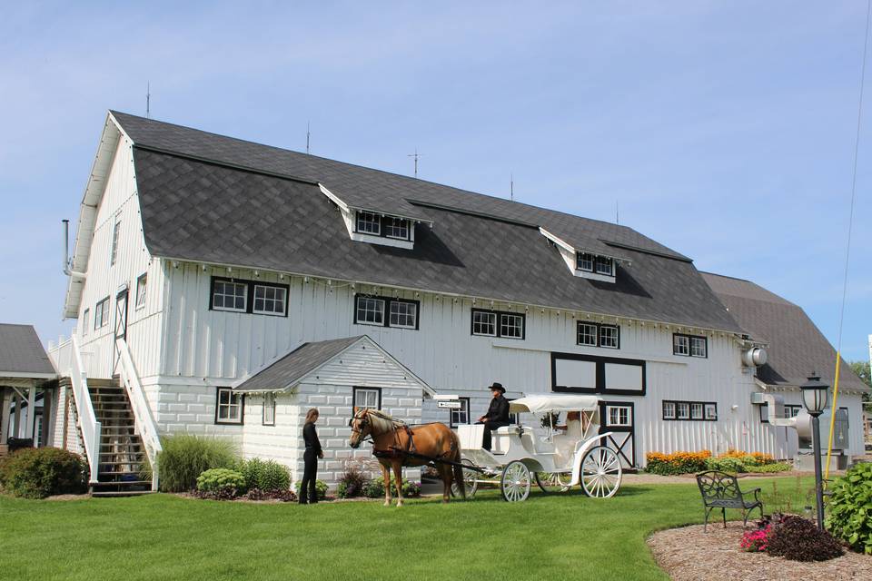 1915 Barn with carriage