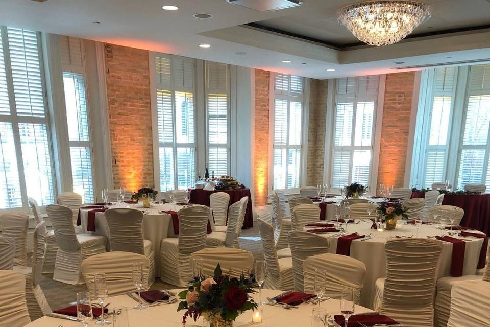 Romantic set with chair covers