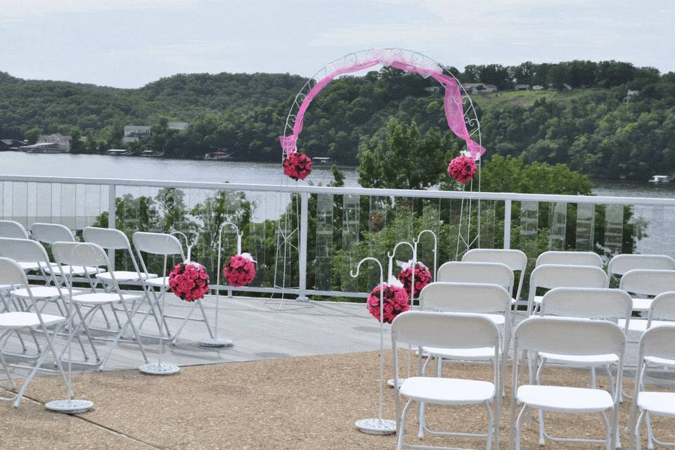 https://cdn0.weddingwire.com/vendor/680779/3_2/960/gif/view-4_51_977086-1556033774.jpeg