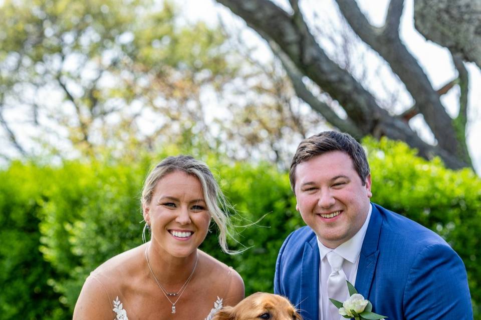 LI wedding with dog