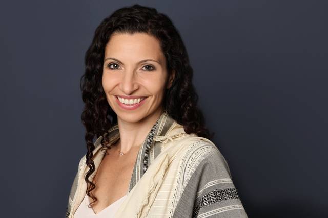 Cantor Ayelet Porzecanski