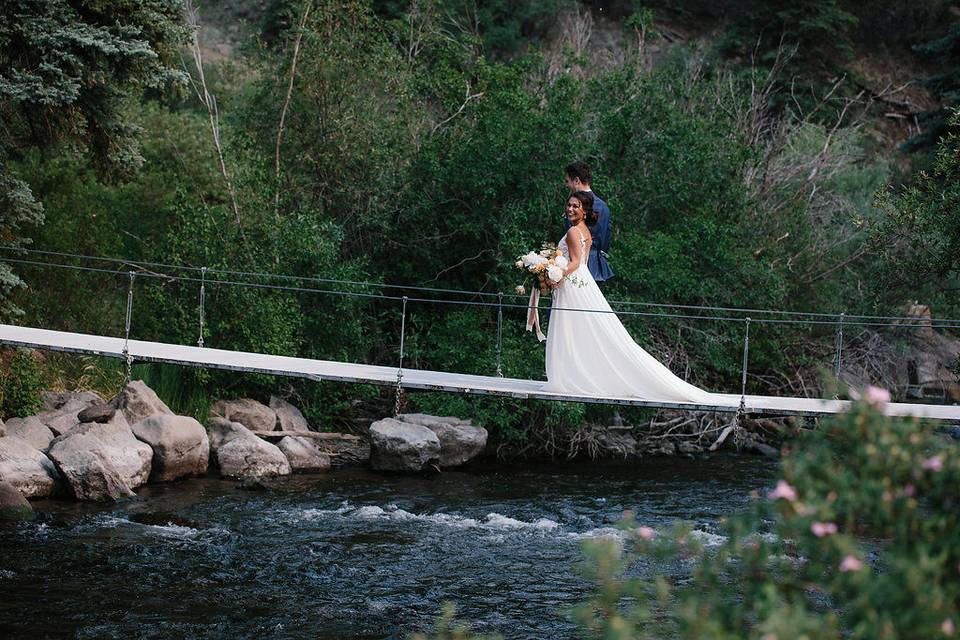 Great photo ops for epic wedding photography are everywhere