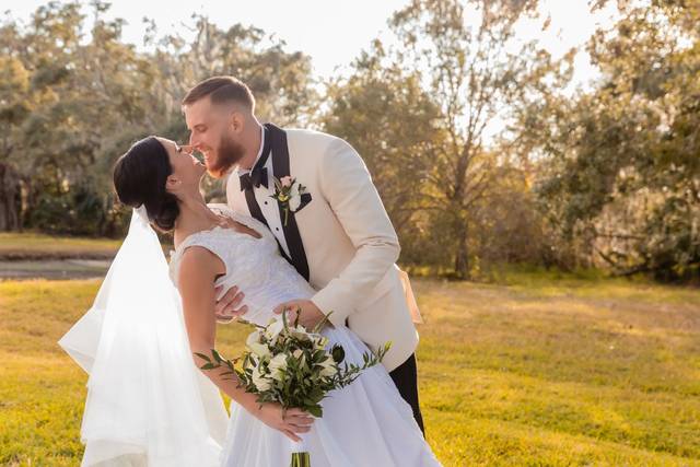 Lightning Hair Lounge