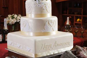 Calla + Thomas - Southern Weddings in 2023  50th wedding anniversary  cakes, Gold wedding cake, Wedding anniversary cakes