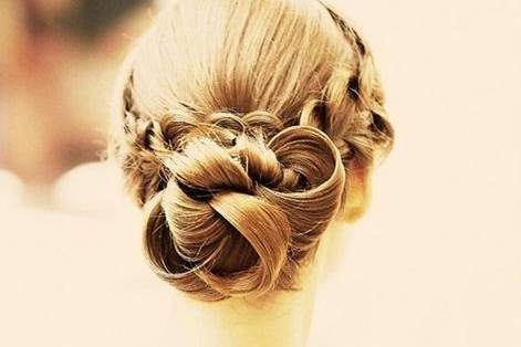 The bride's hairdow