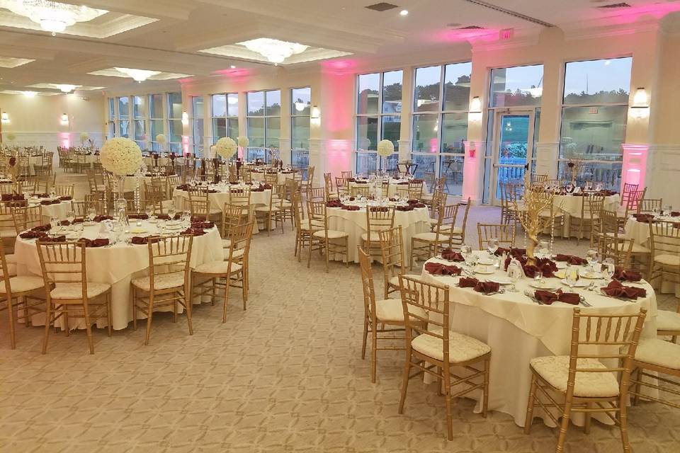 Elegant wedding decor