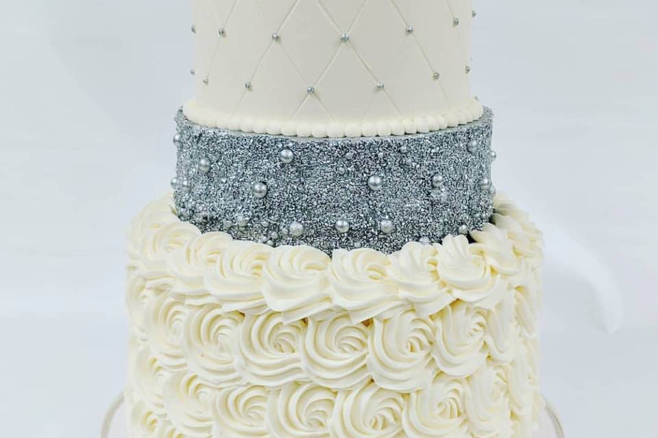 3 tier tufted
