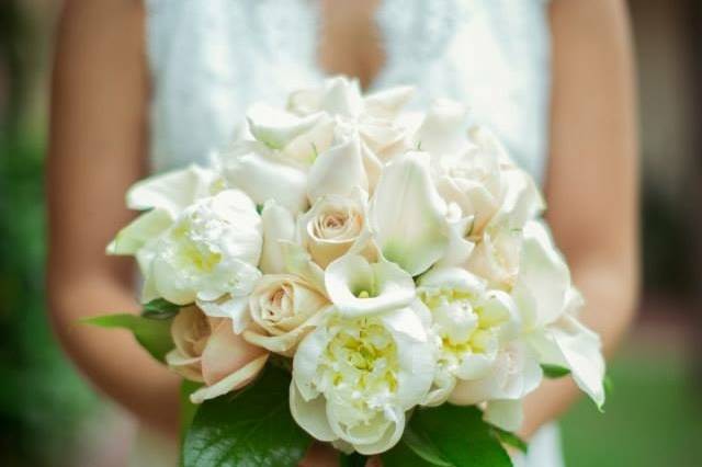 White and Champagne Bouquet