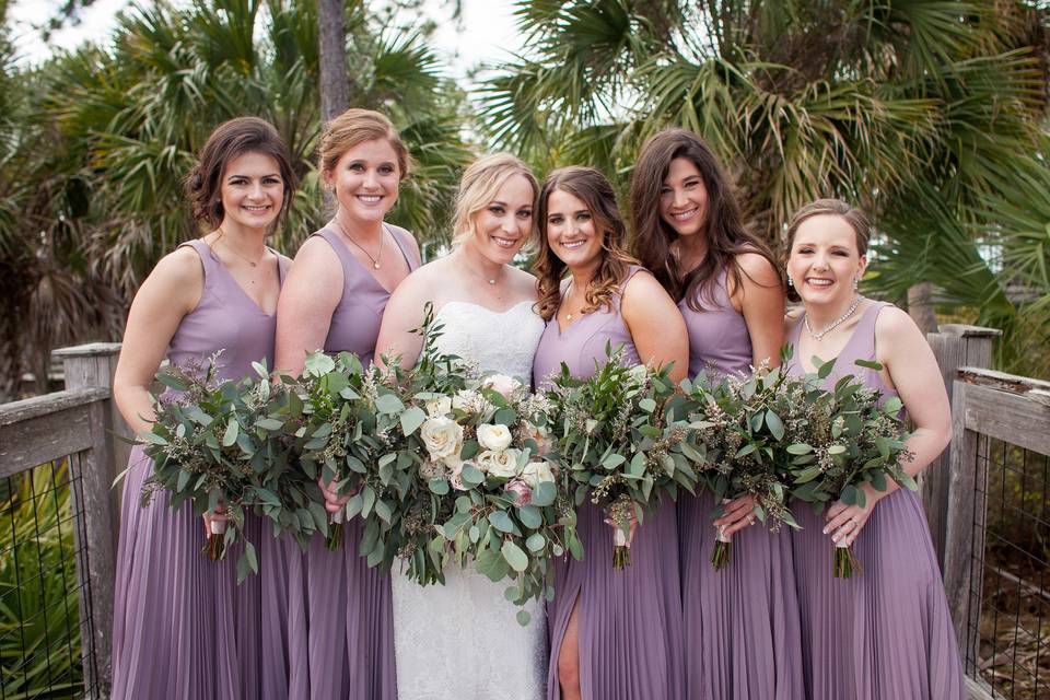 Bridesmaids bouquets greens