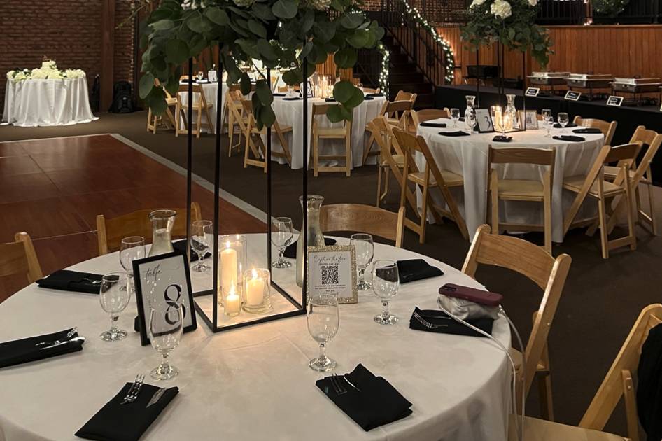Holiday florals and tables