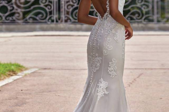 Open back mermaid bridal dress
