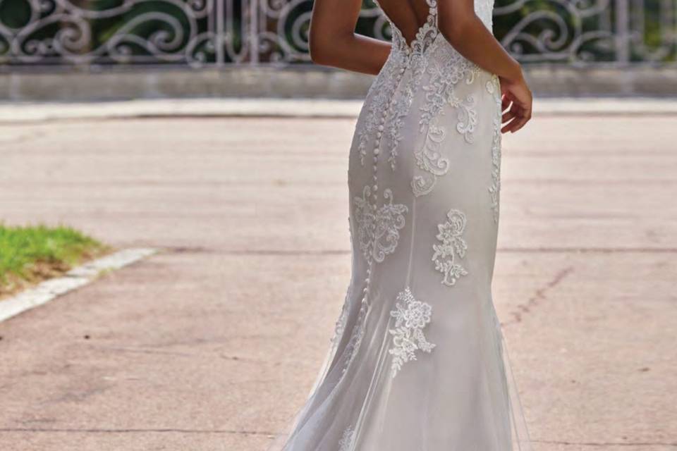 Open back mermaid bridal dress