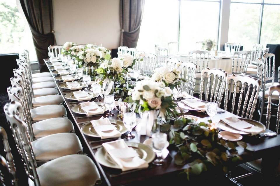 Long table setting