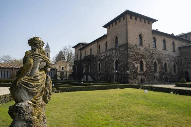 8. Castle Garden.jpg