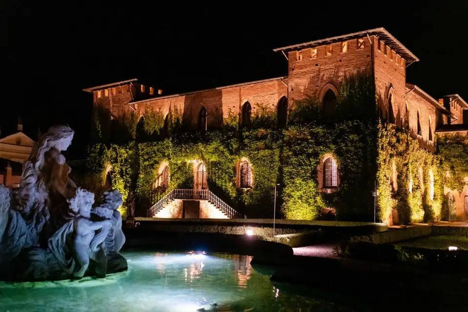 2. Castle's inner park.jpg