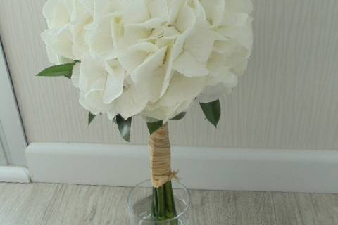 Beautiful crisp, white bridal bouquet.