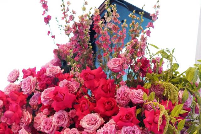 Piano floral installation