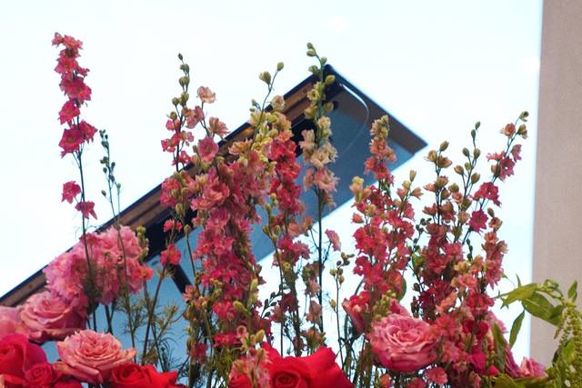 Piano floral installation