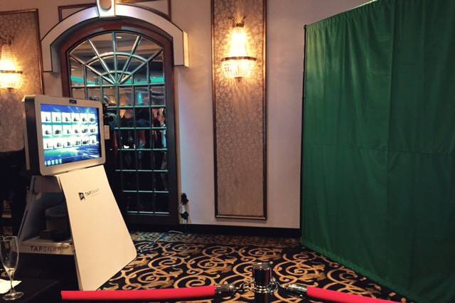 The TapSnap Kiosk and Green Screen has a very attractive and elegant set up.