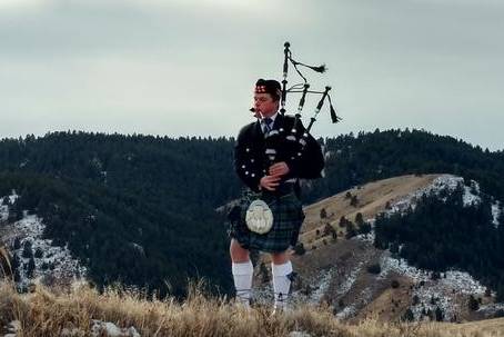 Bagpiper & Singer/Guitarist - Colin Lewis