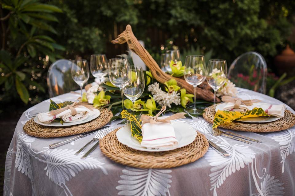 Outdoor round table setup