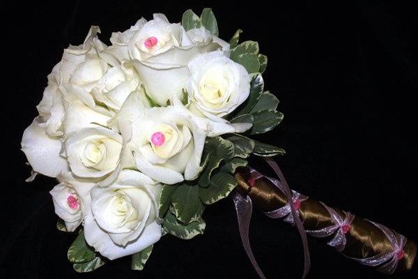 Apple Blossom pink rose ball with
Stephanotis.