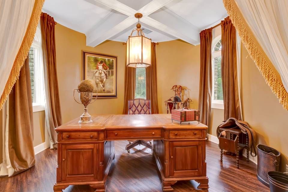 Equestrian BR office