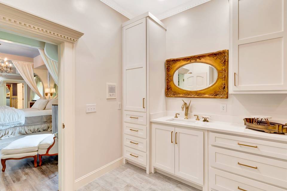 Hers Master Bath