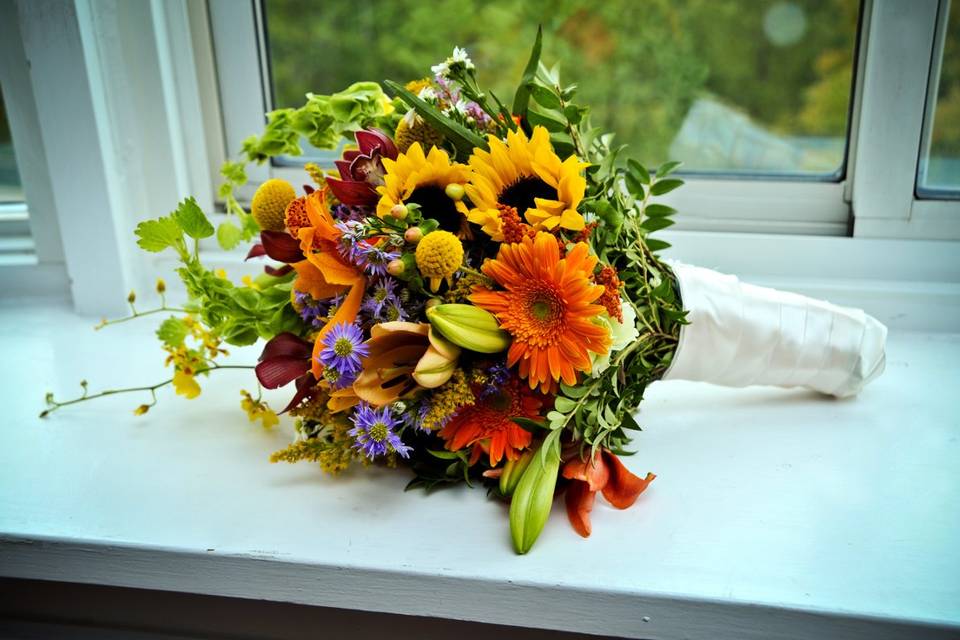 Christina wanted a bouquet with colors that would 'pop.'  This did it for her!
Carol Mc Donald Photography of Scranton