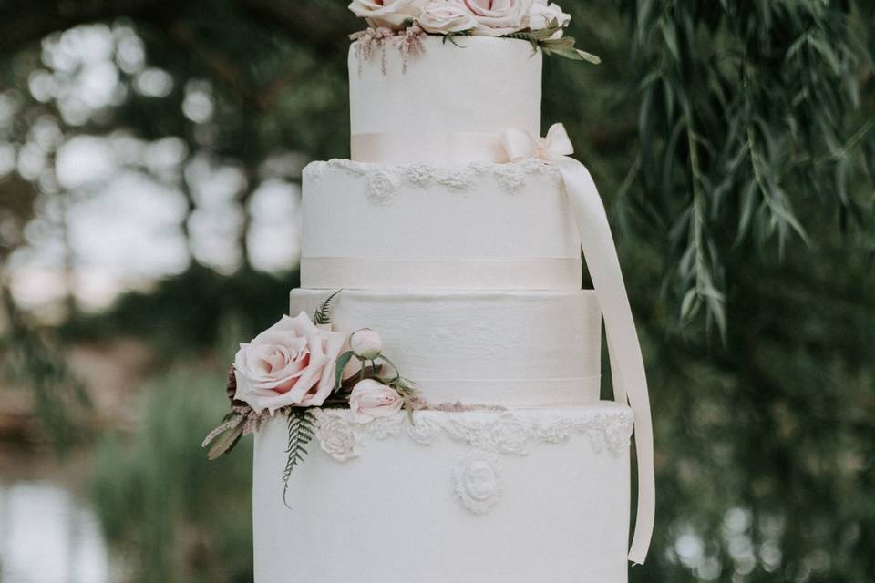 Breanna White Photography | Cake by Gourmet cakes by socorro