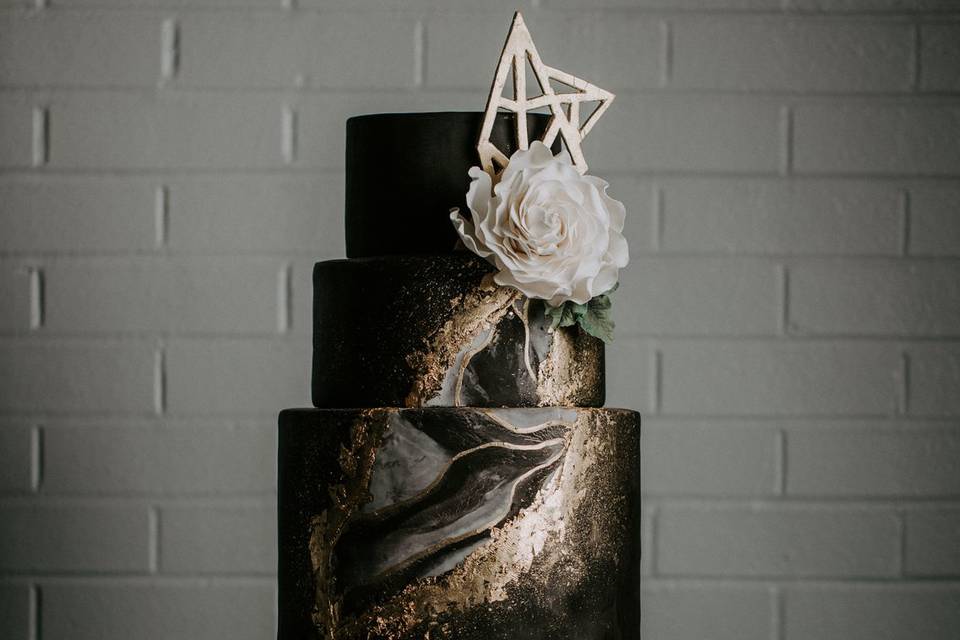 Breanna White Photography | Cake by The Cake Flower