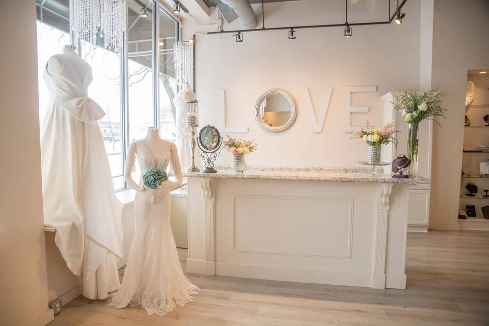 Belle Amour Bridal Dress Attire Toledo Oh Weddingwire