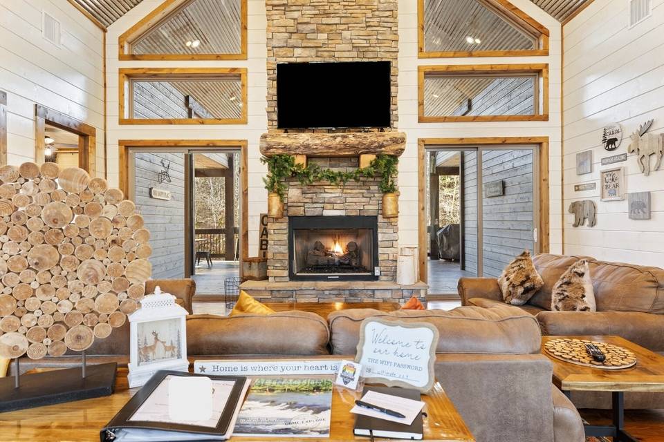 Beavers Bend Hamptons of Hochatown Vacation Rentals LLc