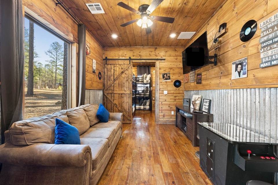 Beavers Bend Hamptons of Hochatown Vacation Rentals LLc