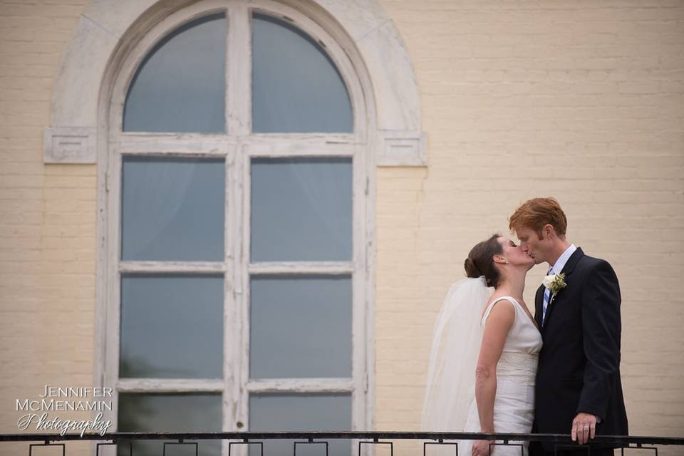 Kiss at the balcony